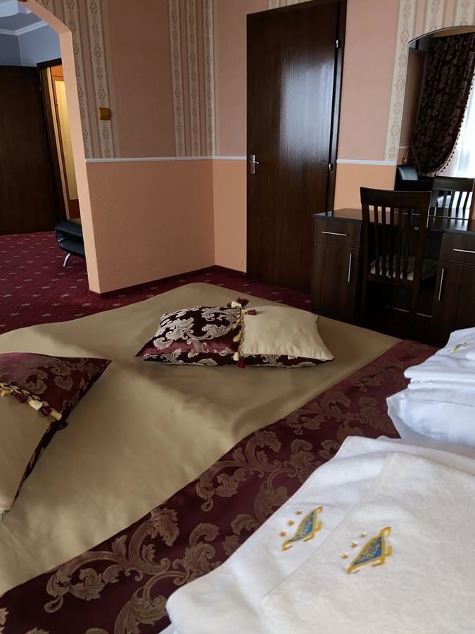 Отель Intourist-Zakarpattia Hotel Ужгород-15