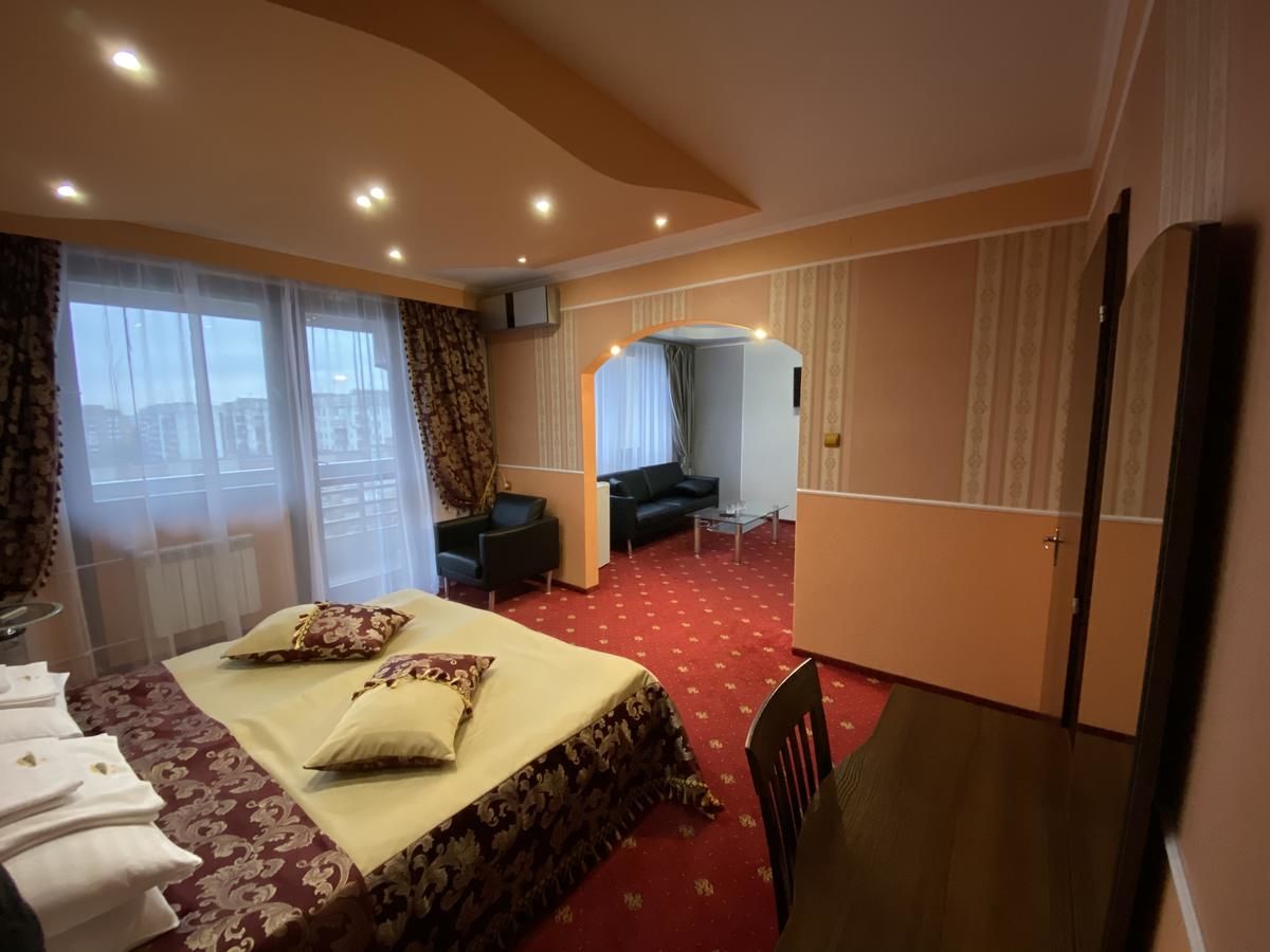 Отель Intourist-Zakarpattia Hotel Ужгород-18