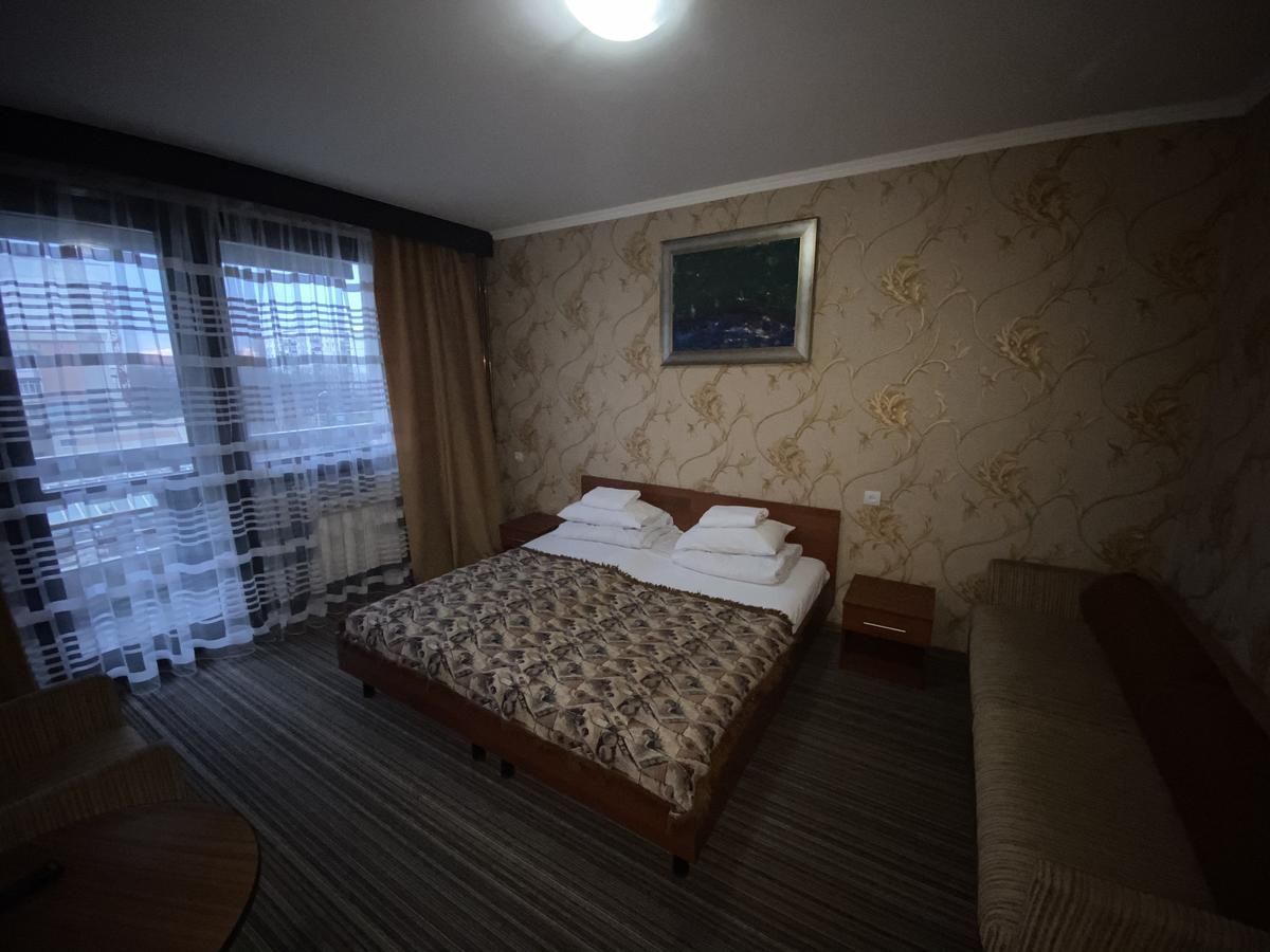 Отель Intourist-Zakarpattia Hotel Ужгород-11