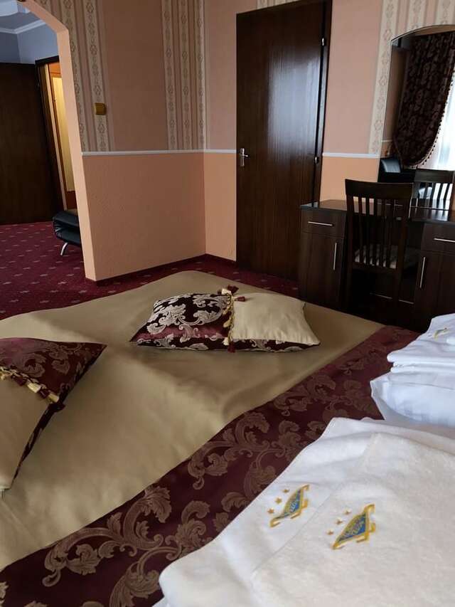 Отель Intourist-Zakarpattia Hotel Ужгород-14